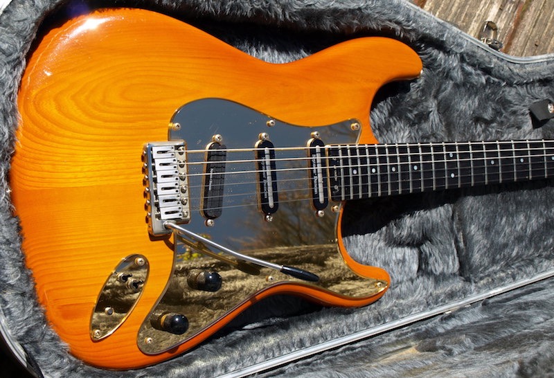 Levinson Blade R4 in Honey Gold 1990 Unique Guitars